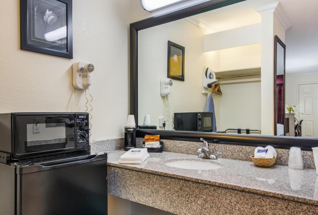 Americas Best Value Inn Columbus Eksteriør bilde